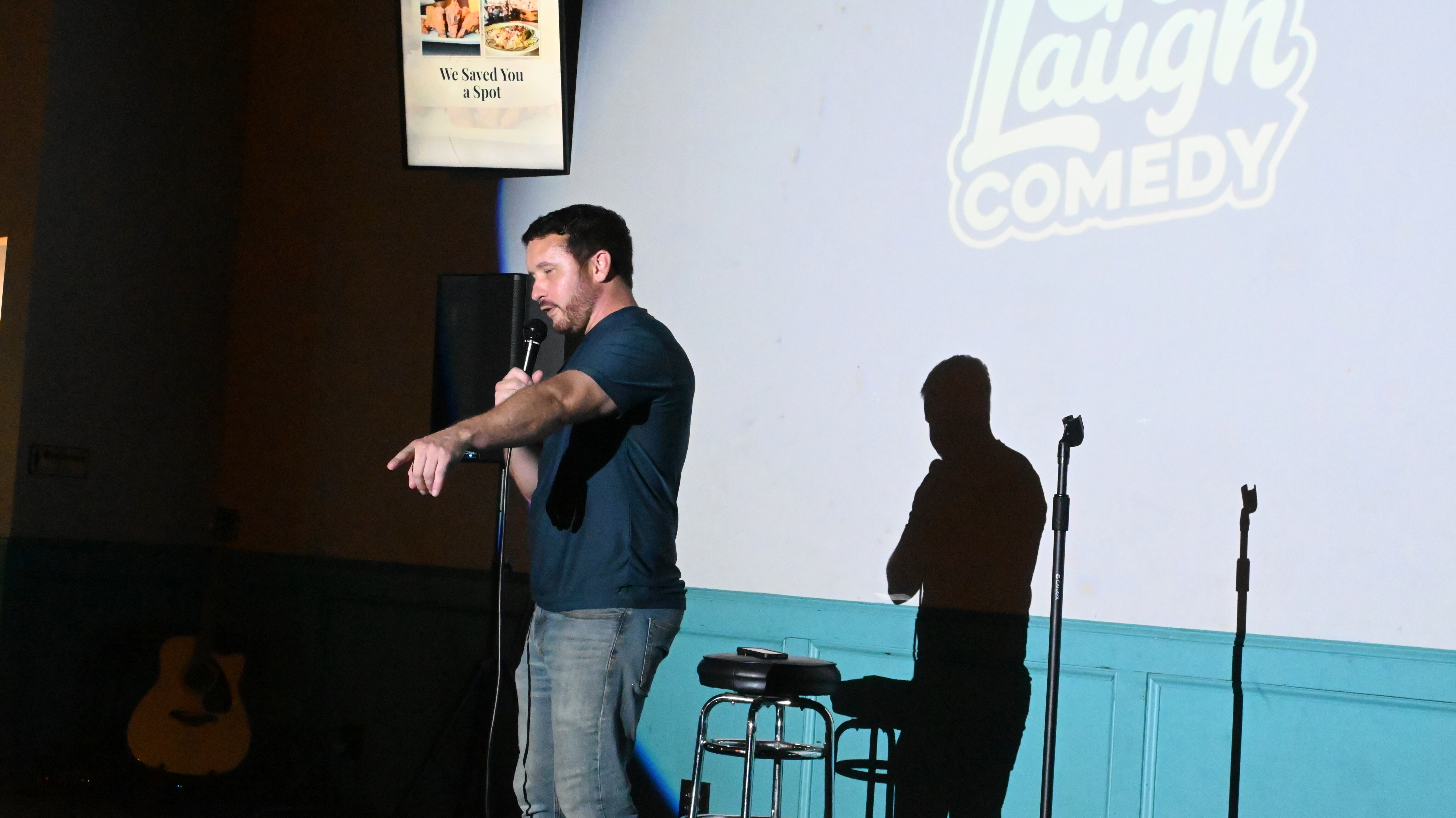 Comedian mid-bit at Ballyhoos